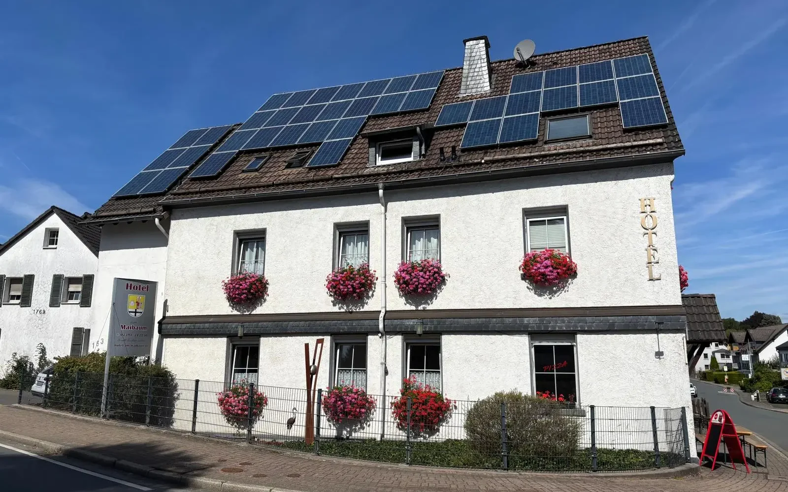 Hotel-Vorderansicht